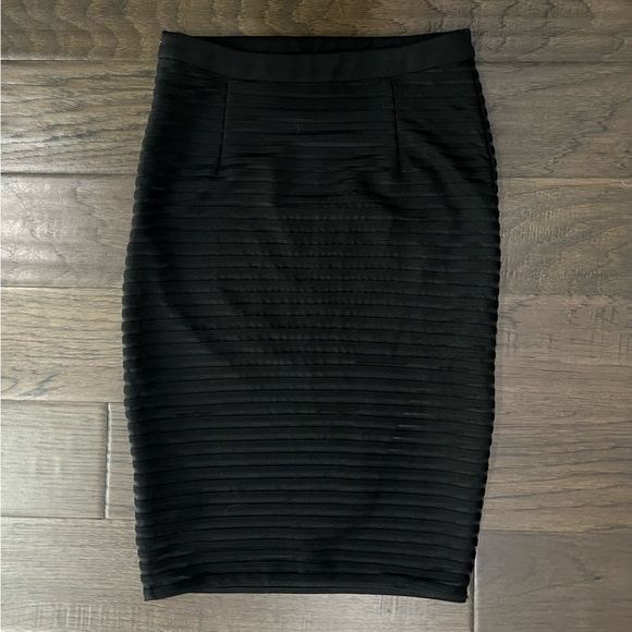 Ava. Pencil Skirt - Picture 5 of 9